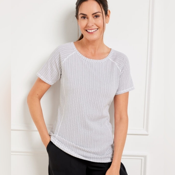 T by Talbots Plus Size 2X Ditzy Scallop Activewear Tee Shirt Top Fitted - Picture 1 of 6